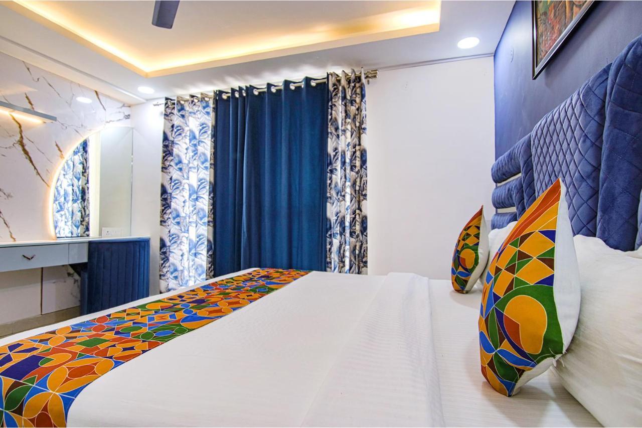 Fabhotel Satyam International Noida Exterior photo