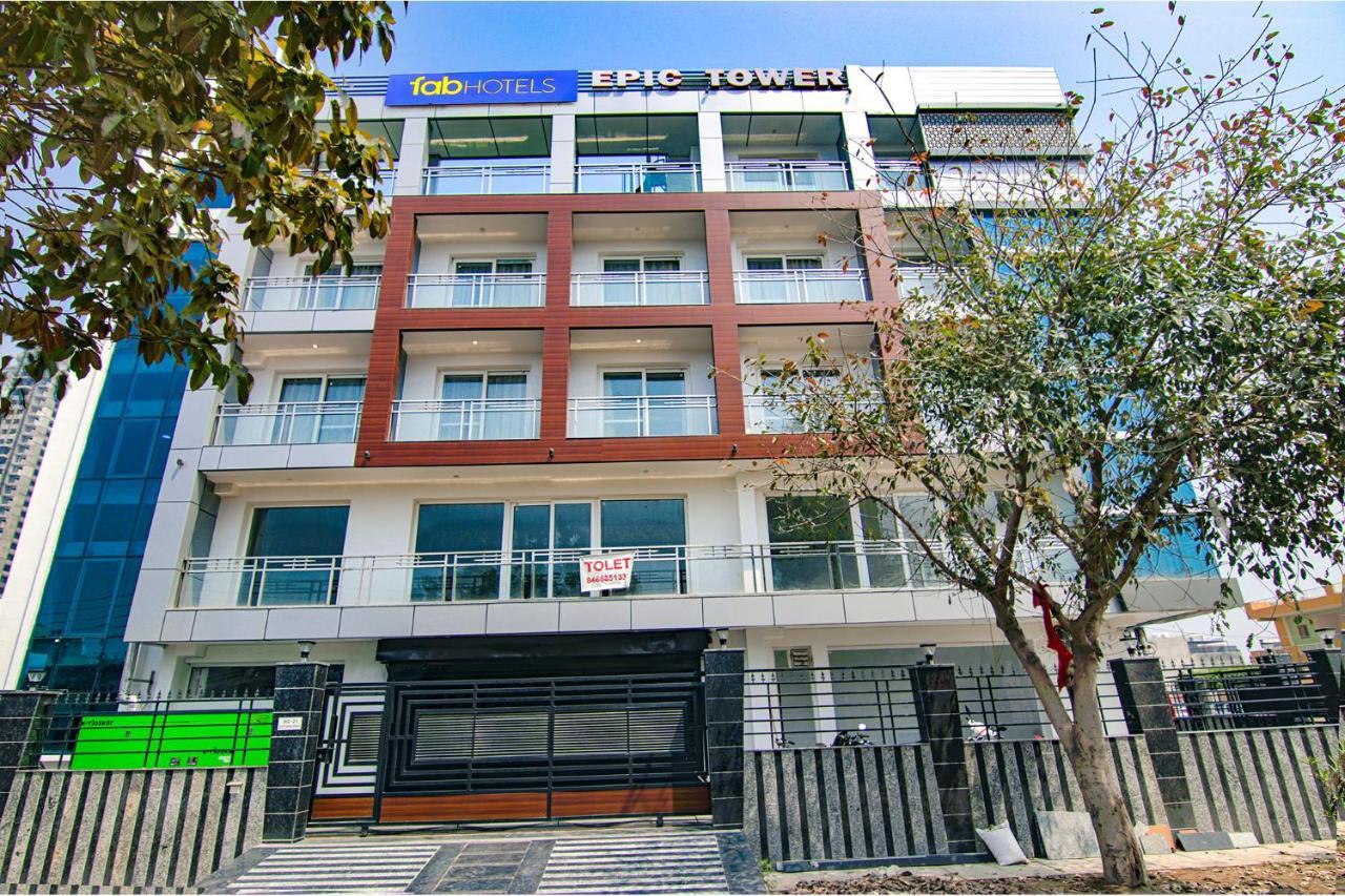Fabhotel Satyam International Noida Exterior photo