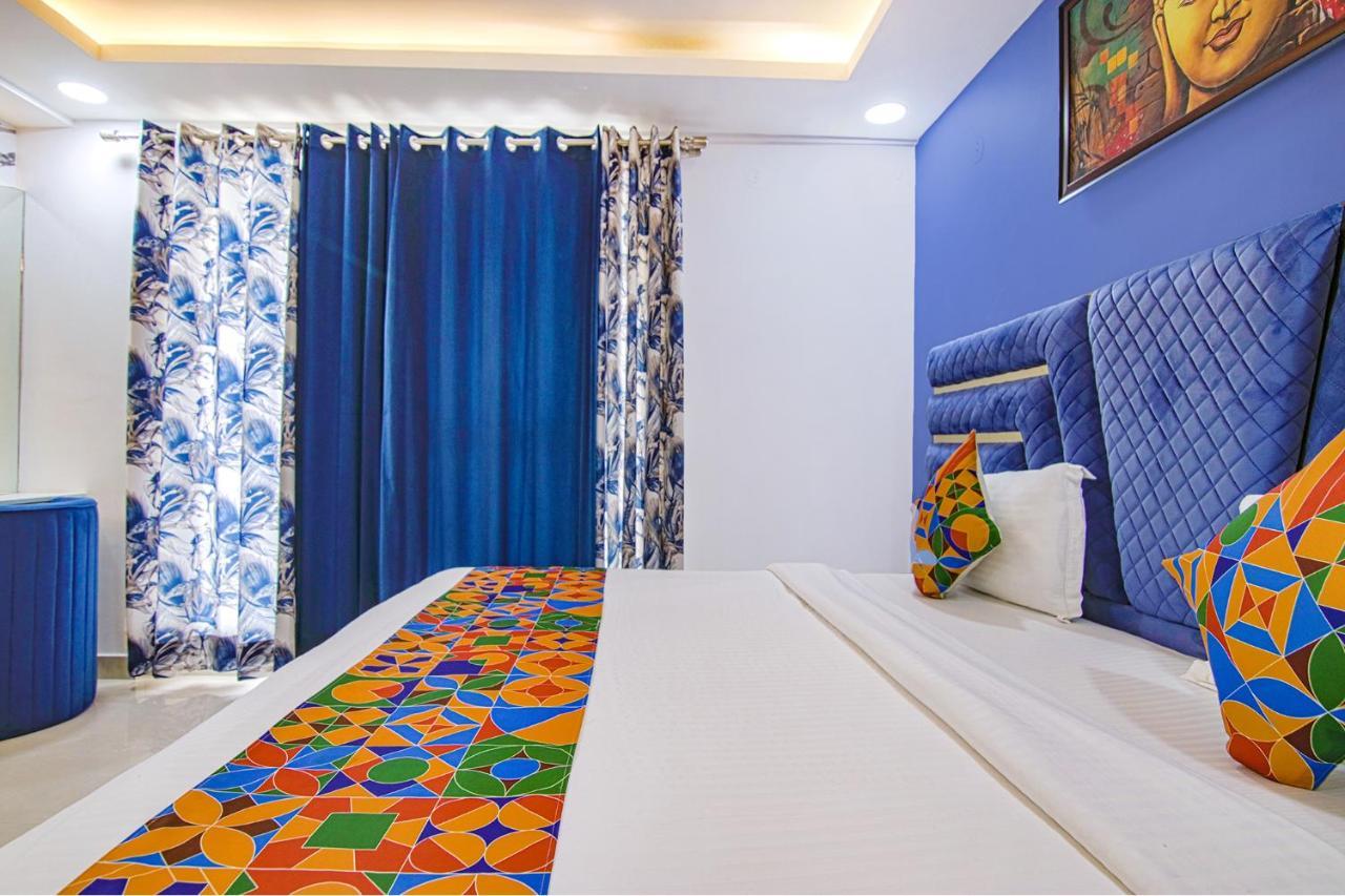 Fabhotel Satyam International Noida Exterior photo